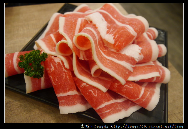 【台北食記】台北火鍋|金華火腿加馬來西亞白胡椒的老火湯|品湯。白色麻辣鍋專賣店