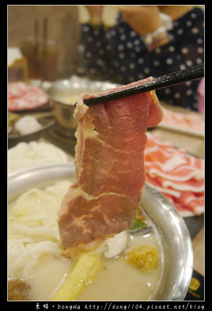 【台北食記】台北火鍋|金華火腿加馬來西亞白胡椒的老火湯|品湯。白色麻辣鍋專賣店