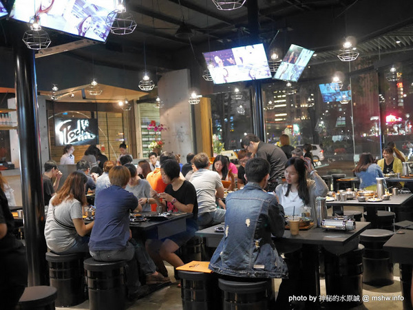 POCHA 韓式熱炒 台中旗艦店:【食記】台中韓式熱炒-Pocha 포차 3號台中旗艦店-Pocha3店@西屯秋紅谷&老虎城&虹揚橋-捷運BRT秋紅谷 : 賣熱炒的韓國路邊攤文化, 份量不少適合分食唷!