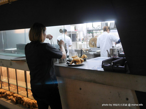 POCHA 韓式熱炒 台中旗艦店:【食記】台中韓式熱炒-Pocha 포차 3號台中旗艦店-Pocha3店@西屯秋紅谷&老虎城&虹揚橋-捷運BRT秋紅谷 : 賣熱炒的韓國路邊攤文化, 份量不少適合分食唷!