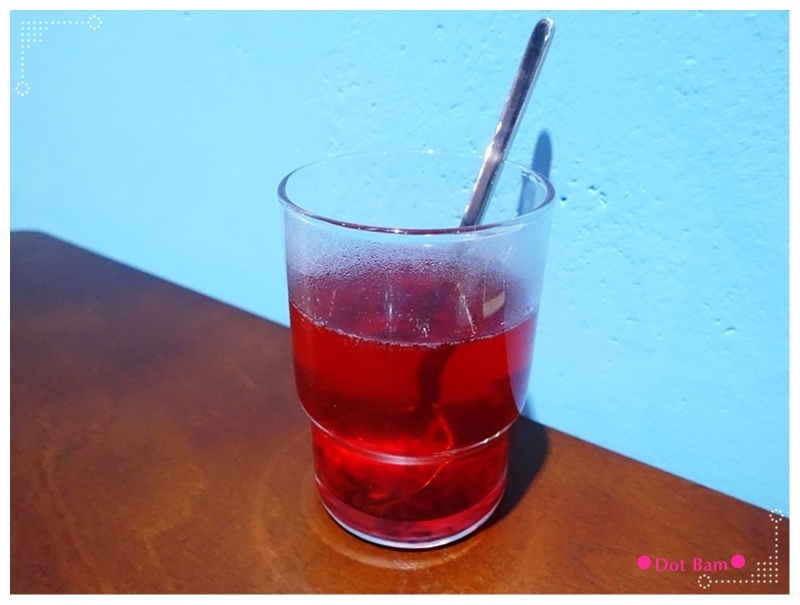 52HZ COFFEE BAR  洛神.JPG