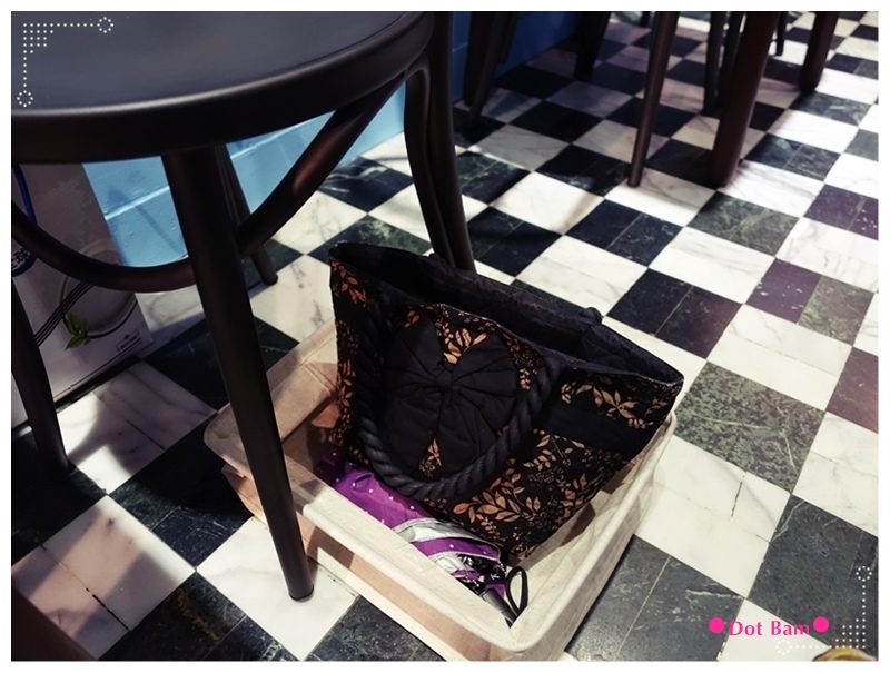 52HZ COFFEE BAR  座位 3.JPG