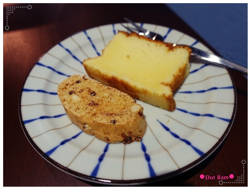 52HZ COFFEE BAR 檸檬蛋糕 義式脆餅.JPG