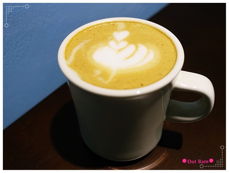 52HZ COFFEE BAR  卡布奇諾.JPG