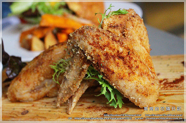 F.M食樂:【高雄】前鎮區。FM食樂《早午餐/輕食/商業午餐/排餐/DJ/音樂/調酒》