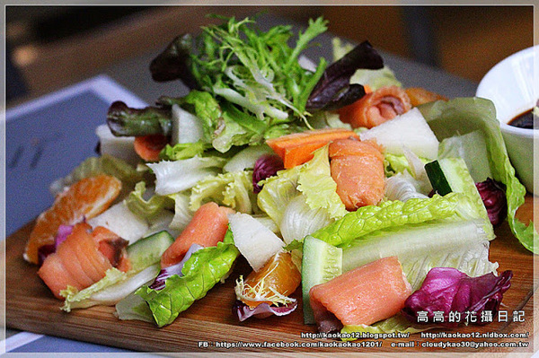 F.M食樂:【高雄】前鎮區。FM食樂《早午餐/輕食/商業午餐/排餐/DJ/音樂/調酒》