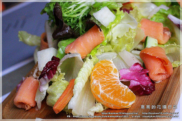 F.M食樂:【高雄】前鎮區。FM食樂《早午餐/輕食/商業午餐/排餐/DJ/音樂/調酒》