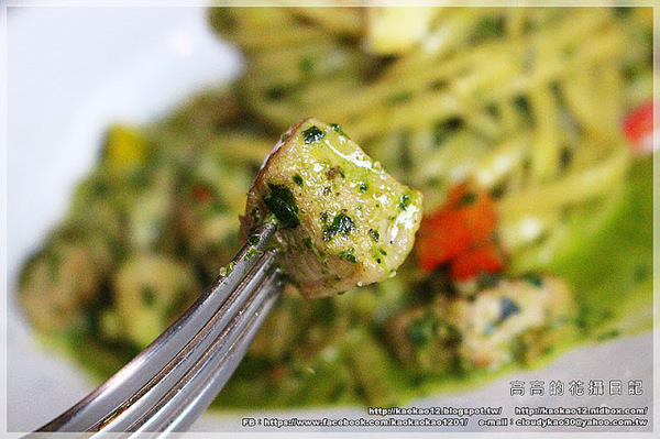 F.M食樂:【高雄】前鎮區。FM食樂《早午餐/輕食/商業午餐/排餐/DJ/音樂/調酒》