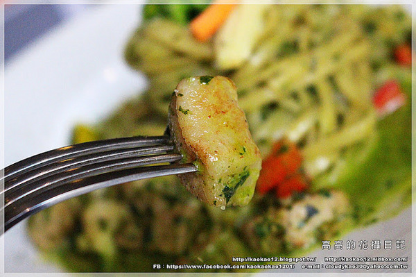 F.M食樂:【高雄】前鎮區。FM食樂《早午餐/輕食/商業午餐/排餐/DJ/音樂/調酒》