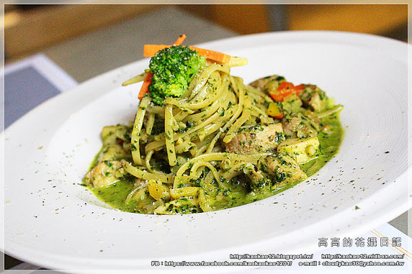 F.M食樂:【高雄】前鎮區。FM食樂《早午餐/輕食/商業午餐/排餐/DJ/音樂/調酒》