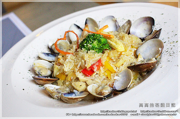 F.M食樂:【高雄】前鎮區。FM食樂《早午餐/輕食/商業午餐/排餐/DJ/音樂/調酒》