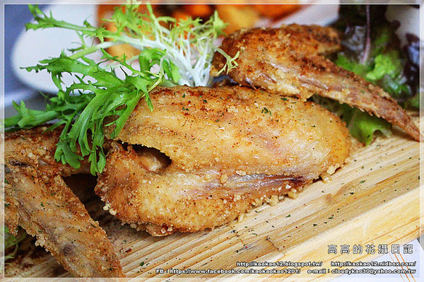 F.M食樂:【高雄】前鎮區。FM食樂《早午餐/輕食/商業午餐/排餐/DJ/音樂/調酒》