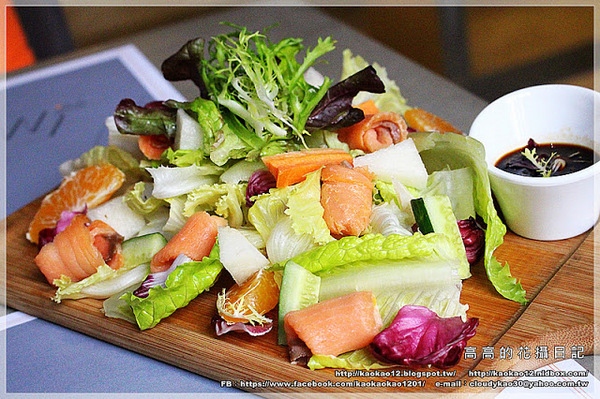 F.M食樂:【高雄】前鎮區。FM食樂《早午餐/輕食/商業午餐/排餐/DJ/音樂/調酒》