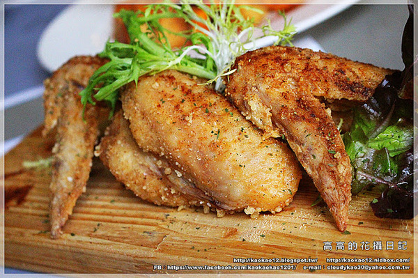 F.M食樂:【高雄】前鎮區。FM食樂《早午餐/輕食/商業午餐/排餐/DJ/音樂/調酒》