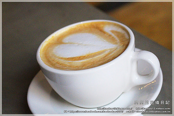 F.M食樂:【高雄】前鎮區。FM食樂《早午餐/輕食/商業午餐/排餐/DJ/音樂/調酒》