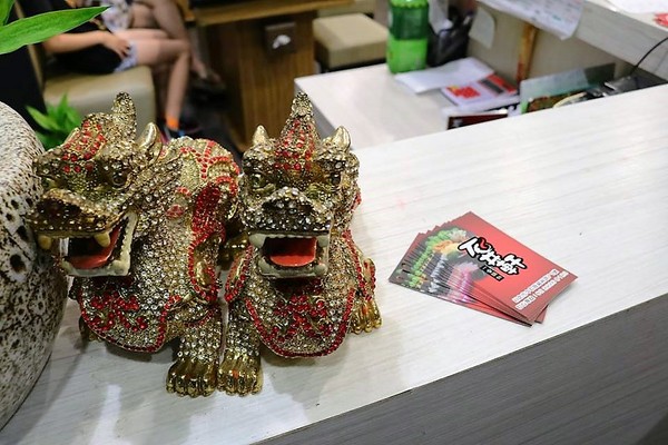 石井軒一番鍋物：【新北市中和美食】石井軒一番鍋物，推出平日午餐限定的海陸雙拼特價只要199元，天氣漸漸涼了，是時候過來吃熱呼呼的火鍋來暖暖身囉