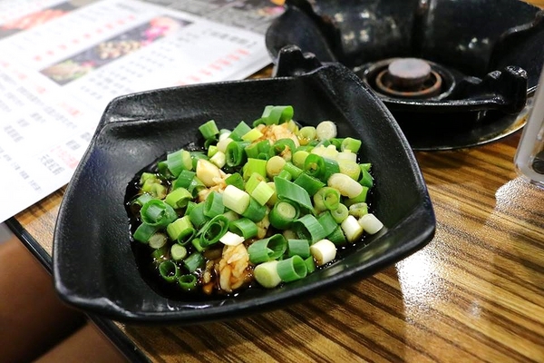 石井軒一番鍋物：【新北市中和美食】石井軒一番鍋物，推出平日午餐限定的海陸雙拼特價只要199元，天氣漸漸涼了，是時候過來吃熱呼呼的火鍋來暖暖身囉