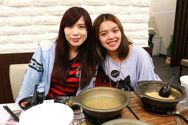 石井軒一番鍋物：【新北市中和美食】石井軒一番鍋物，推出平日午餐限定的海陸雙拼特價只要199元，天氣漸漸涼了，是時候過來吃熱呼呼的火鍋來暖暖身囉