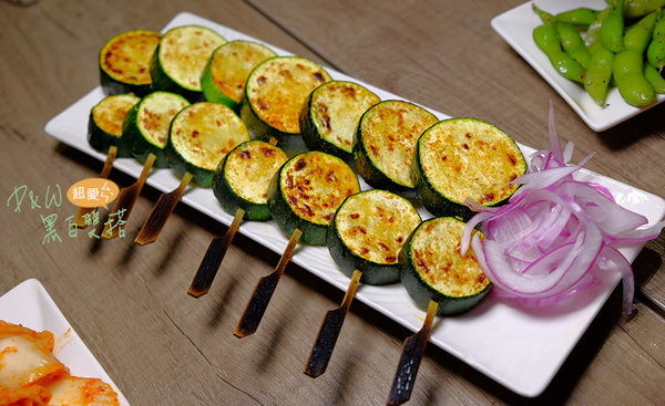 二代目手作り焼き鳥 居酒屋：D&W黑白雙搭【板橋府中食記】創意與熱情的結合，真男人的爆好吃日式居酒屋料理@二代目 - 手作り焼き鳥 居酒屋