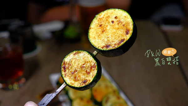 二代目手作り焼き鳥 居酒屋：D&W黑白雙搭【板橋府中食記】創意與熱情的結合，真男人的爆好吃日式居酒屋料理@二代目 - 手作り焼き鳥 居酒屋