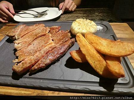 台北市東區○鬍子餐酒Baffi Italian Trattoria超人氣餐酒館燉飯頂級牛排通通來 有味道的義式餐廳