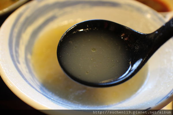 勝面：台中美食|勝面麻辣牛肉麵牛肉軟嫩拉麵Q彈超美味~逢甲店11/1開始試營運囉