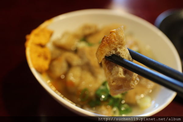 勝面：台中美食|勝面麻辣牛肉麵牛肉軟嫩拉麵Q彈超美味~逢甲店11/1開始試營運囉