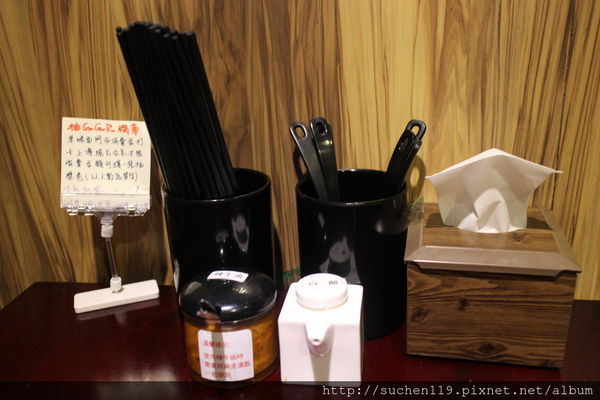 勝面：台中美食|勝面麻辣牛肉麵牛肉軟嫩拉麵Q彈超美味~逢甲店11/1開始試營運囉