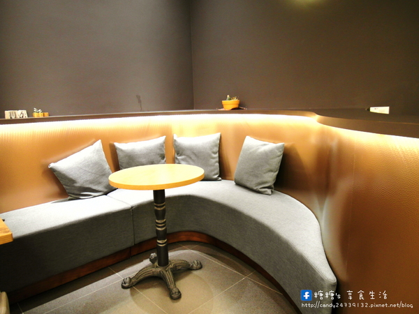 Bulga 寶格冰淇淋:〖台中│美食〗Bulga 寶格冰淇淋 ❤ 草悟道新開幕冰品店,裝潢典雅高貴,價格不貴,搭配手工果醬,層次更豐富!!