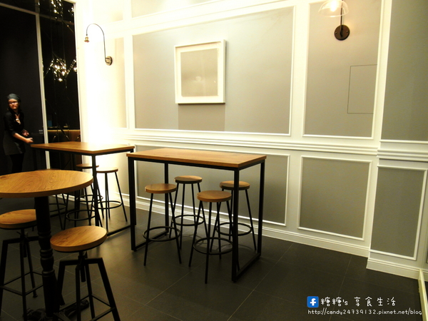 Bulga 寶格冰淇淋:〖台中│美食〗Bulga 寶格冰淇淋 ❤ 草悟道新開幕冰品店,裝潢典雅高貴,價格不貴,搭配手工果醬,層次更豐富!!