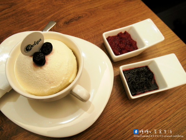 Bulga 寶格冰淇淋:〖台中│美食〗Bulga 寶格冰淇淋 ❤ 草悟道新開幕冰品店,裝潢典雅高貴,價格不貴,搭配手工果醬,層次更豐富!!