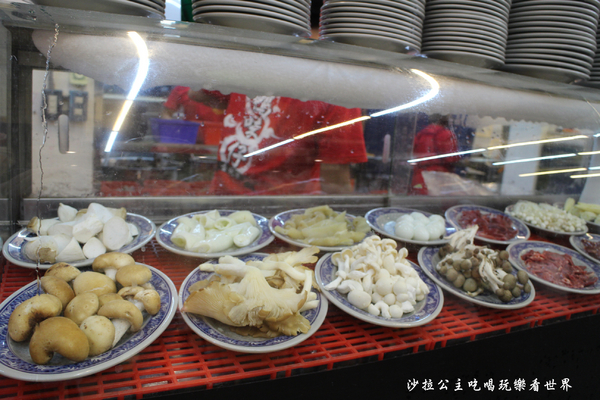 鴨味仔炭火薑母鴨-萬華店：萬華薑母鴨火鍋『鴨味仔炭火薑母鴨(萬華店)』冬令進補