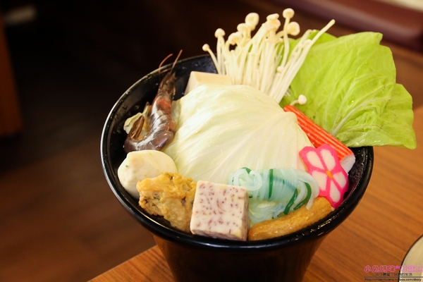 川都鍋宴：【信義區火鍋】☼川都鍋宴 ☼特製四川麻辣辛香料湯頭,順口好喝夠味,冬天就要吃這味♥♥