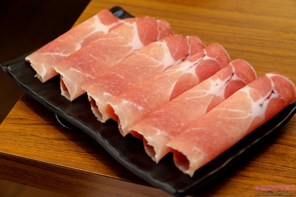 川都鍋宴：【信義區火鍋】☼川都鍋宴 ☼特製四川麻辣辛香料湯頭,順口好喝夠味,冬天就要吃這味♥♥