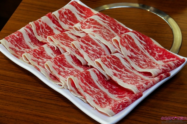 川都鍋宴：【信義區火鍋】☼川都鍋宴 ☼特製四川麻辣辛香料湯頭,順口好喝夠味,冬天就要吃這味♥♥