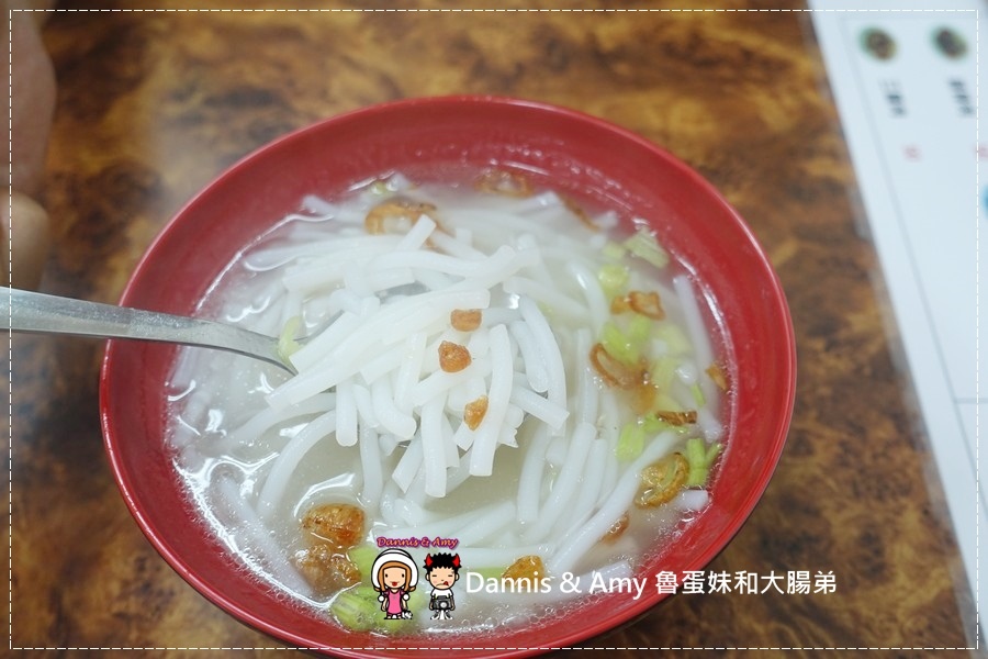 20161028《台北南港車站美食》南港傳統大腸圈 推薦糯米腸。菜捲。油豆腐 ︱南港捷運站附近（附影片） (8).jpg