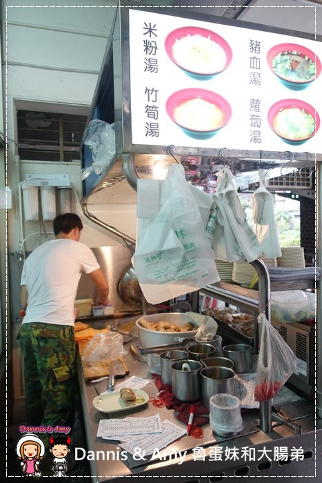 20161028《台北南港車站美食》南港傳統大腸圈 推薦糯米腸。菜捲。油豆腐 ︱南港捷運站附近（附影片） (18).jpg