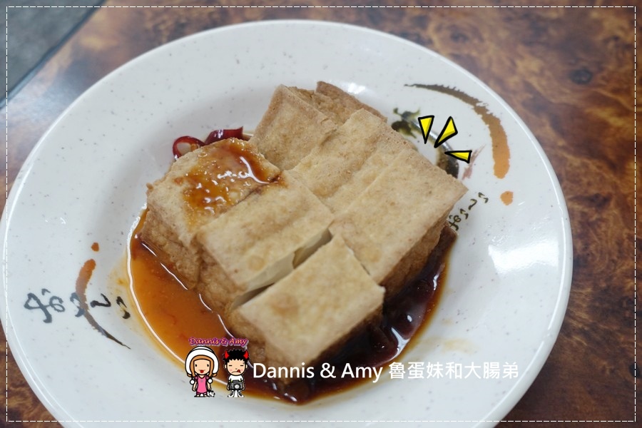 20161028《台北南港車站美食》南港傳統大腸圈 推薦糯米腸。菜捲。油豆腐 ︱南港捷運站附近（附影片） (10).jpg