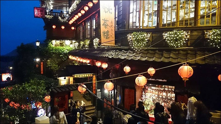 10001581_738382602860815_1687845050_n