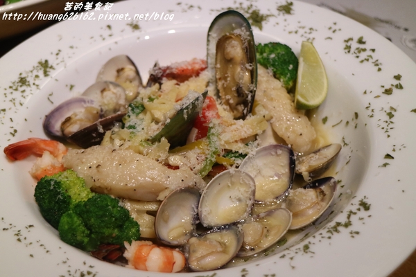 薩朵拿坡里披薩餐廳SALTO Pizzeria Napoletana:【台北大安區】在台北就能享用義大利正統義式料理『薩朵拿坡里披薩餐廳 SALTO Pizzeria Napoletana』東區美食、捷運國父紀念館