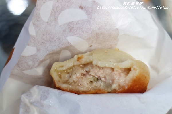 咬三口上海生煎包(公館店):【台北中正區】會爆漿的上海生煎包『咬三口上海生煎包』銅板美食/水源市場旁/捷運公館美食推薦~