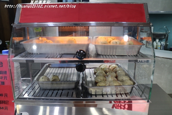 咬三口上海生煎包(公館店):【台北中正區】會爆漿的上海生煎包『咬三口上海生煎包』銅板美食/水源市場旁/捷運公館美食推薦~