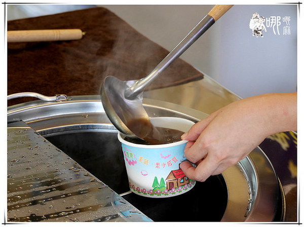 桃園忠孝甜品專賣:【力行市場銅板美食】桃園忠孝熱甜湯~天冷來碗熱呼呼黑糖熬煮紅豆湯加手工芋圓