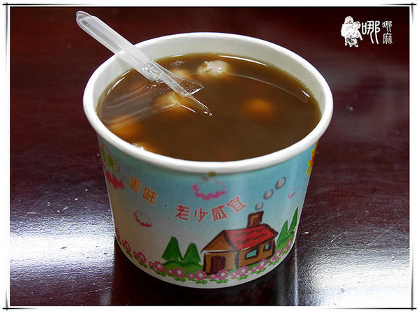 桃園忠孝甜品專賣:【力行市場銅板美食】桃園忠孝熱甜湯~天冷來碗熱呼呼黑糖熬煮紅豆湯加手工芋圓