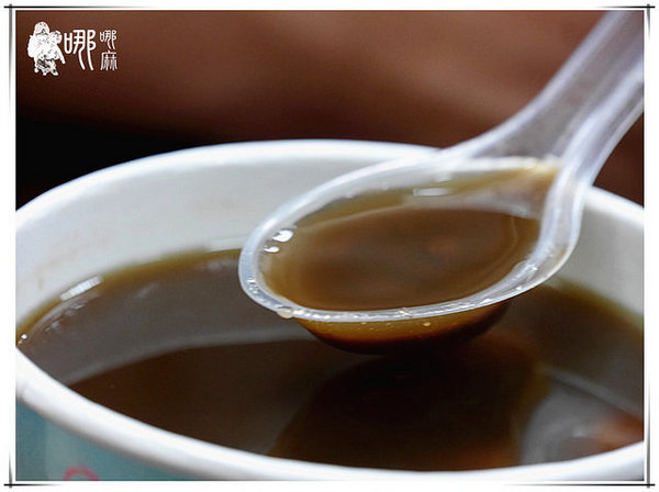 桃園忠孝甜品專賣:【力行市場銅板美食】桃園忠孝熱甜湯~天冷來碗熱呼呼黑糖熬煮紅豆湯加手工芋圓