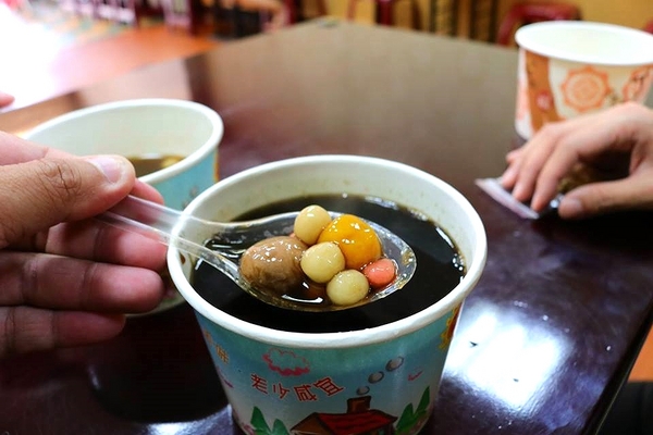 林口忠孝米苔目(桃園店):【桃園美食】桃園忠孝熱甜湯~愛吃燒仙草的人請注意囉/冬天來碗熱呼呼的紅豆湯和燒仙草賞讚啦~