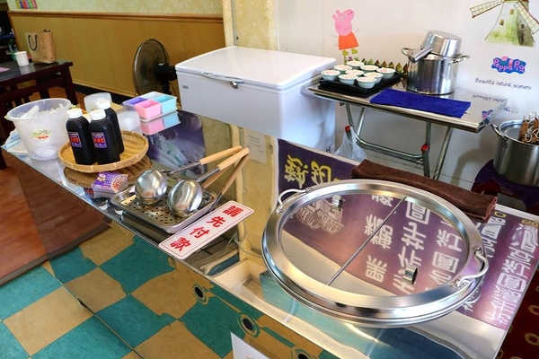 林口忠孝米苔目(桃園店):【桃園美食】桃園忠孝熱甜湯~愛吃燒仙草的人請注意囉/冬天來碗熱呼呼的紅豆湯和燒仙草賞讚啦~