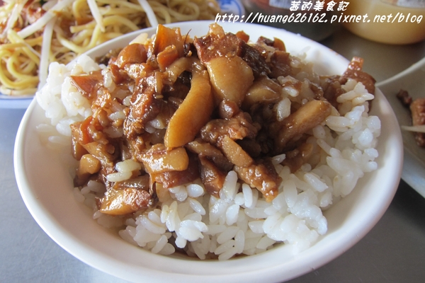 北港蘇蝦仁羹:【新北三重區】祖傳二代『北港蘇蝦仁羹』三重巷弄銅板美食/蝦仁羹/魯肉飯/滷大腸頭