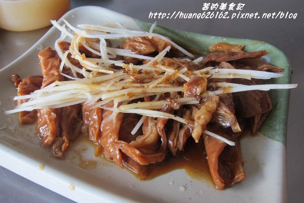 北港蘇蝦仁羹:【新北三重區】祖傳二代『北港蘇蝦仁羹』三重巷弄銅板美食/蝦仁羹/魯肉飯/滷大腸頭