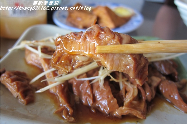 北港蘇蝦仁羹:【新北三重區】祖傳二代『北港蘇蝦仁羹』三重巷弄銅板美食/蝦仁羹/魯肉飯/滷大腸頭